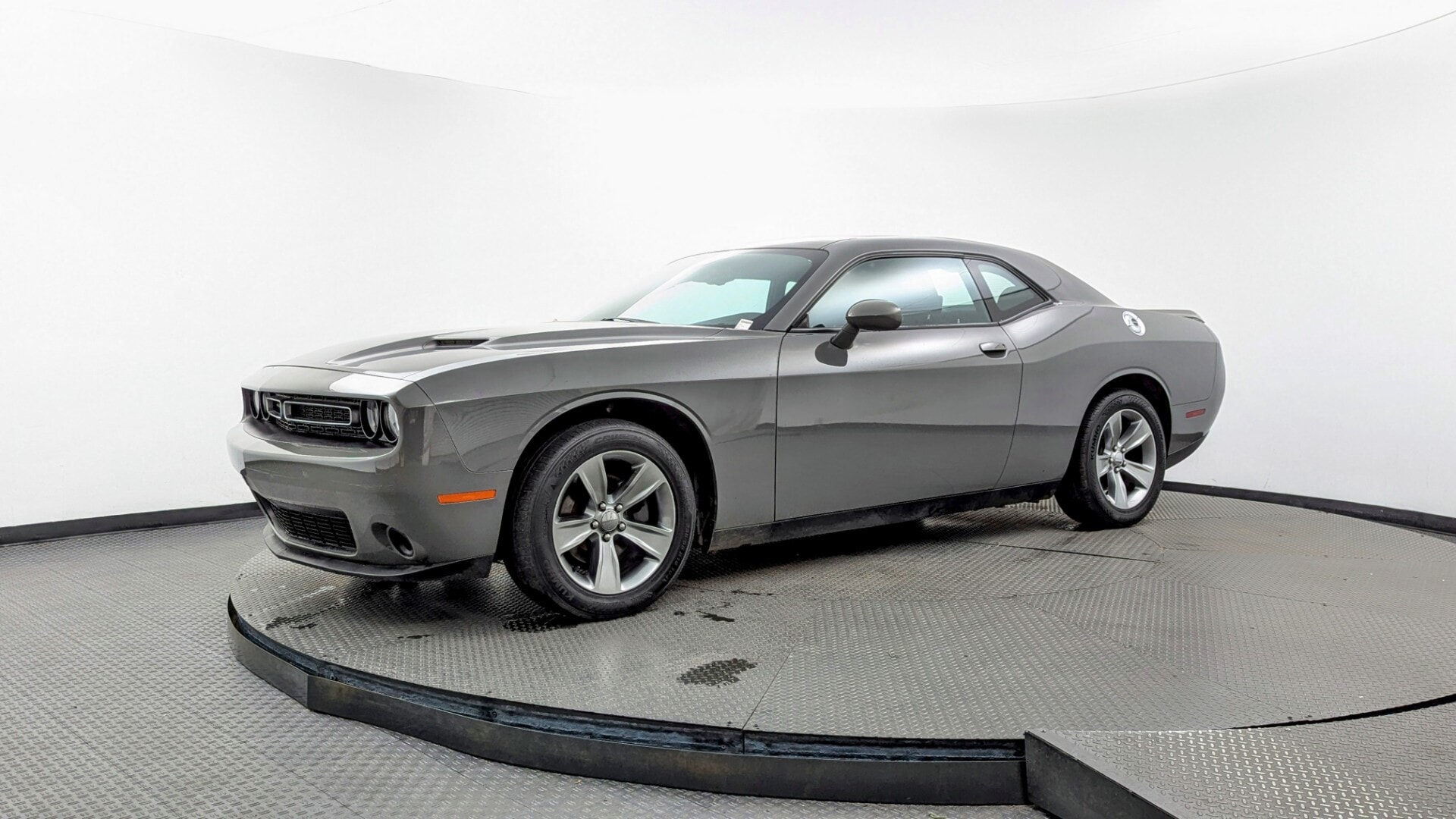 2018 Dodge Challenger SXT's photo