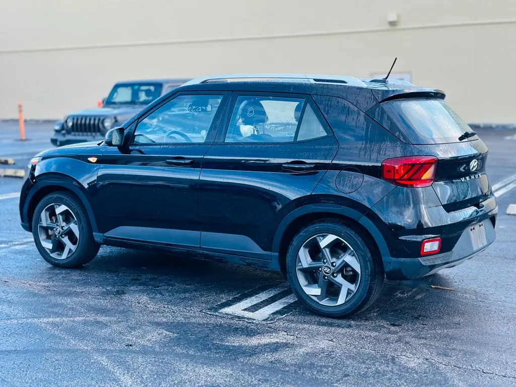 Florida Fine Cars - Used HYUNDAI VENUE 2023 MARGATE SEL