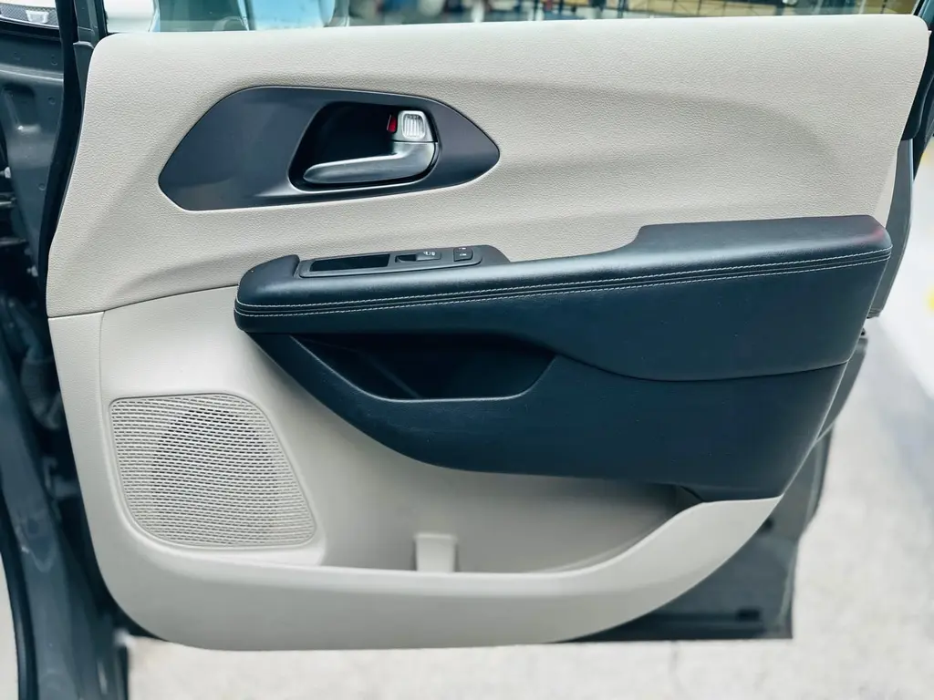 Florida Fine Cars - Used CHRYSLER PACIFICA 2022 MIAMI TOURING L