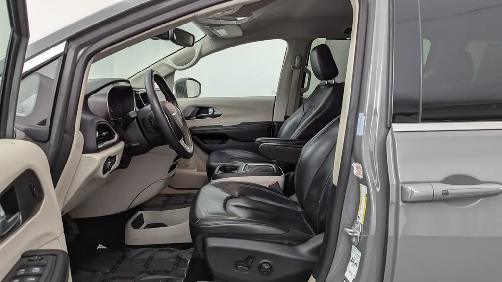 Florida Fine Cars - Used CHRYSLER PACIFICA 2022 MIAMI TOURING L