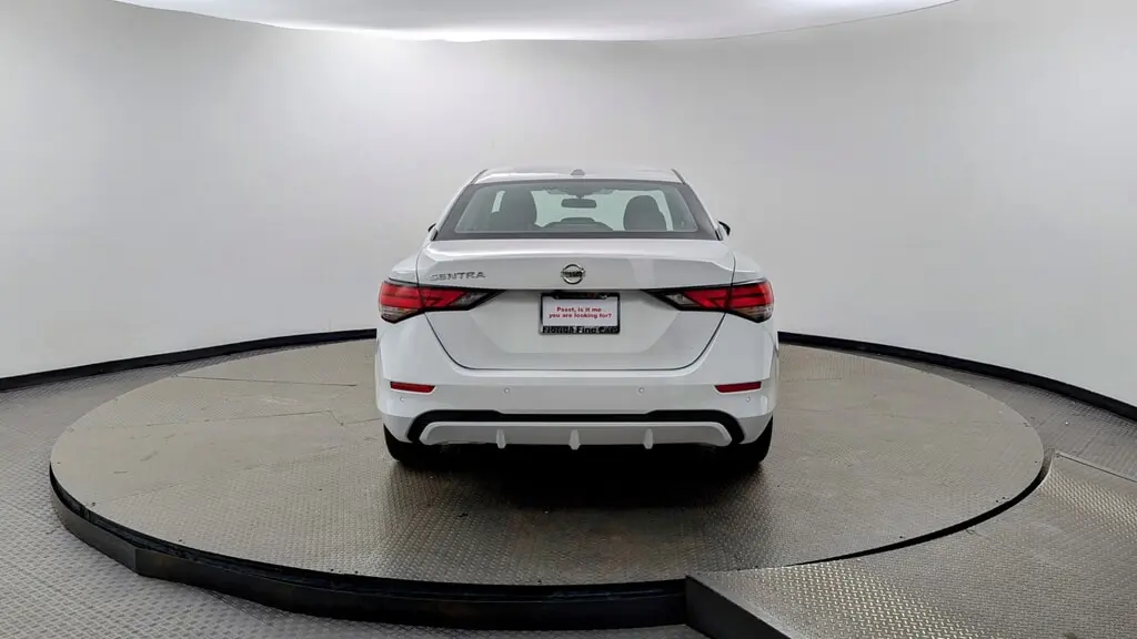 2025 Nissan Sentra SV photo 4