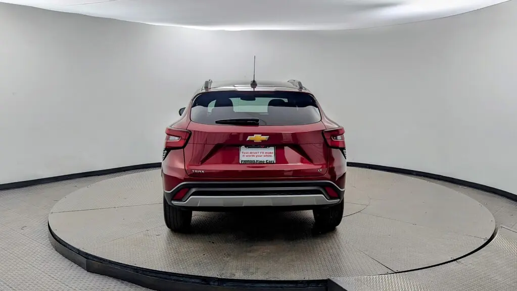 2025 Chevrolet Trax LT photo 4