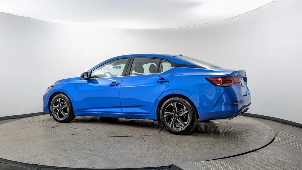2025 Nissan Sentra SV photo 3