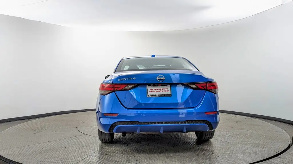 2025 Nissan Sentra SV photo 4