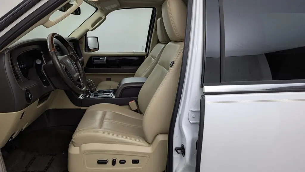 Florida Fine Cars - Used LINCOLN NAVIGATOR 2017 WEST PALM RESERVE