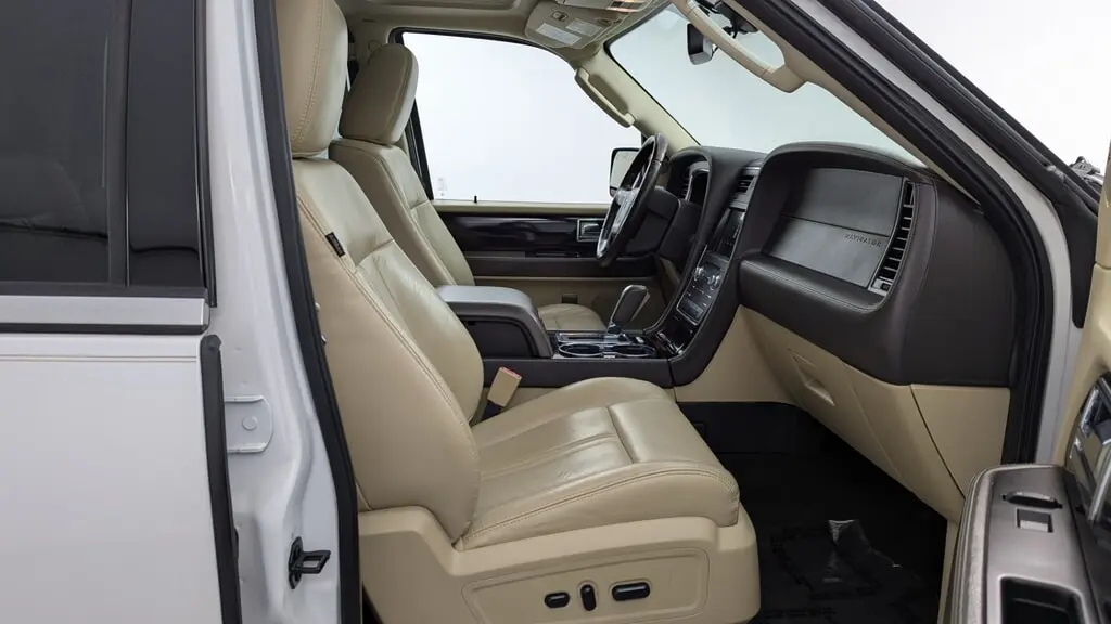 Florida Fine Cars - Used LINCOLN NAVIGATOR 2017 WEST PALM RESERVE