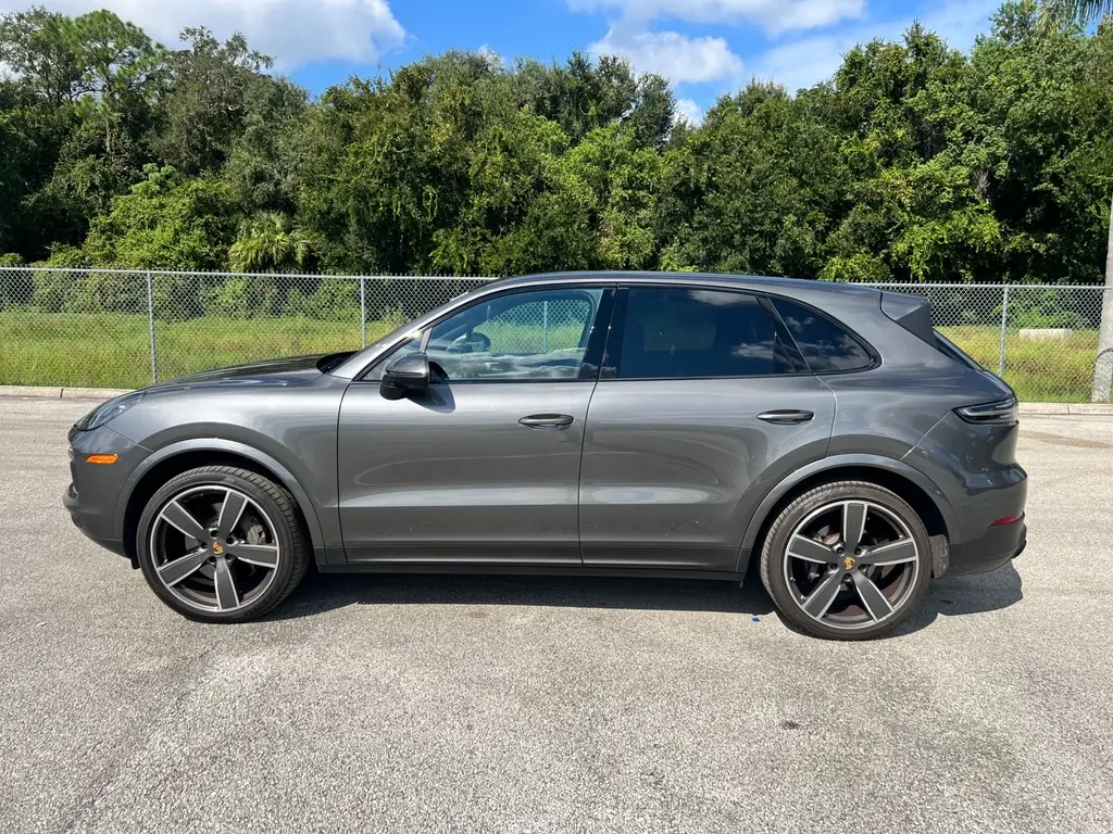 2019 Porsche Cayenne S photo 4