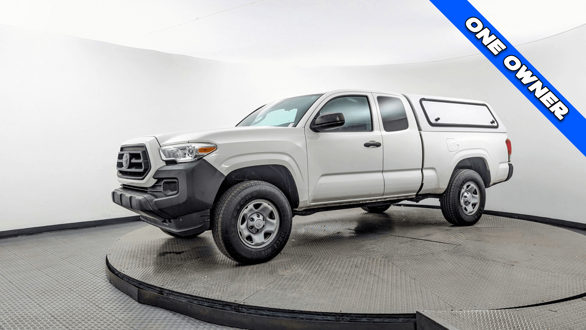 2021 Toyota Tacoma SR's photo