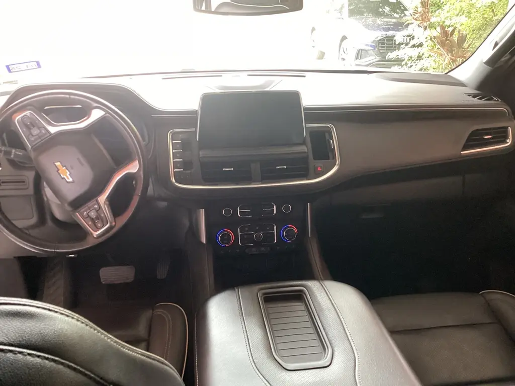 2023 Chevrolet Suburban Premier photo 10