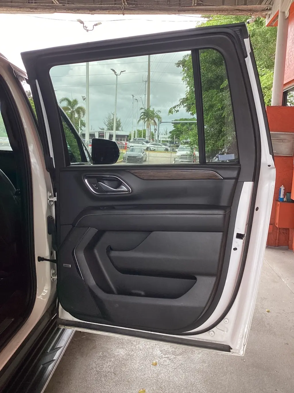 2023 Chevrolet Suburban Premier photo 13