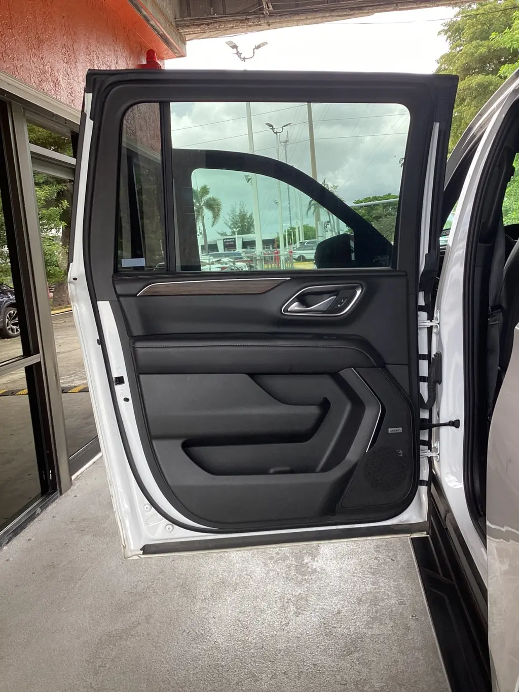 2023 Chevrolet Suburban Premier photo 14