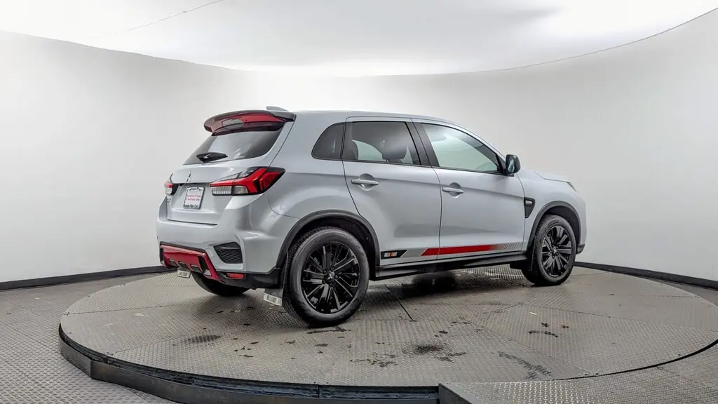 2023 Mitsubishi Outlander Sport ES LE SE photo 4