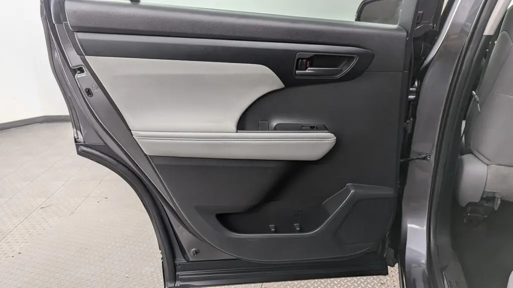 Florida Fine Cars - Used TOYOTA HIGHLANDER 2021 MIAMI L