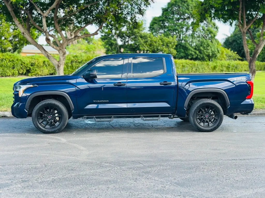 2023 Toyota Tundra SR5 photo 2