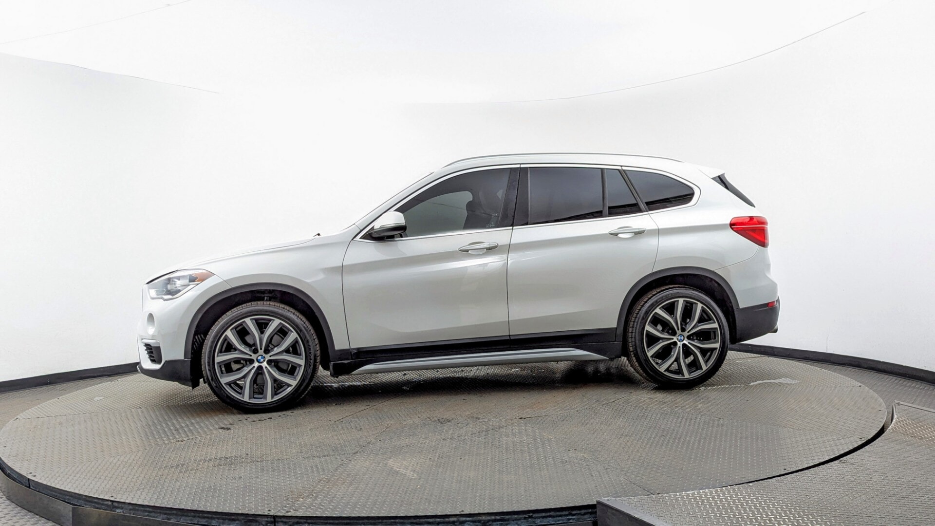 2018 BMW X1 28i's photo