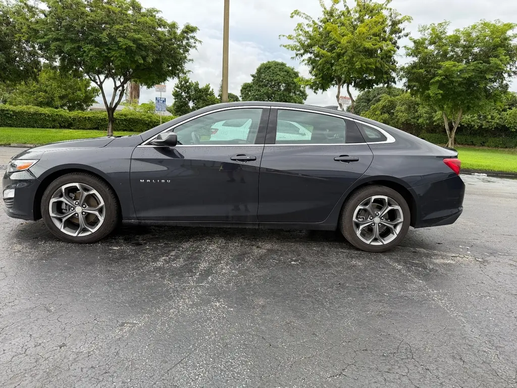 2023 Chevrolet Malibu 1LT photo 3