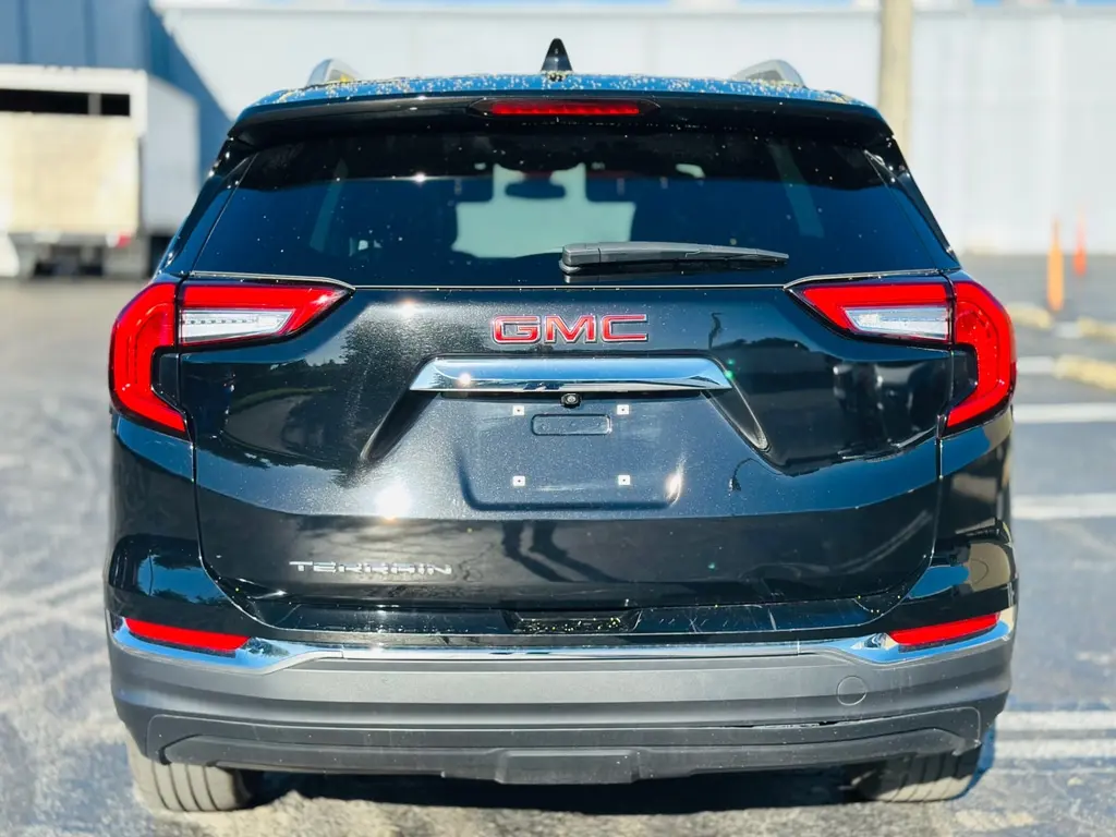 2024 Gmc Terrain SLT photo 4