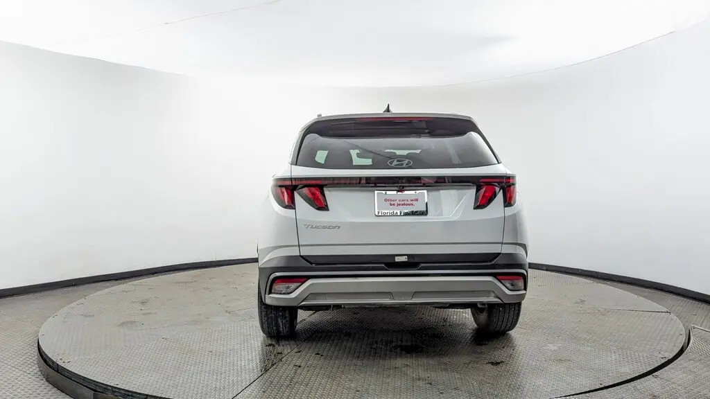 2025 Hyundai Tucson SEL photo 3