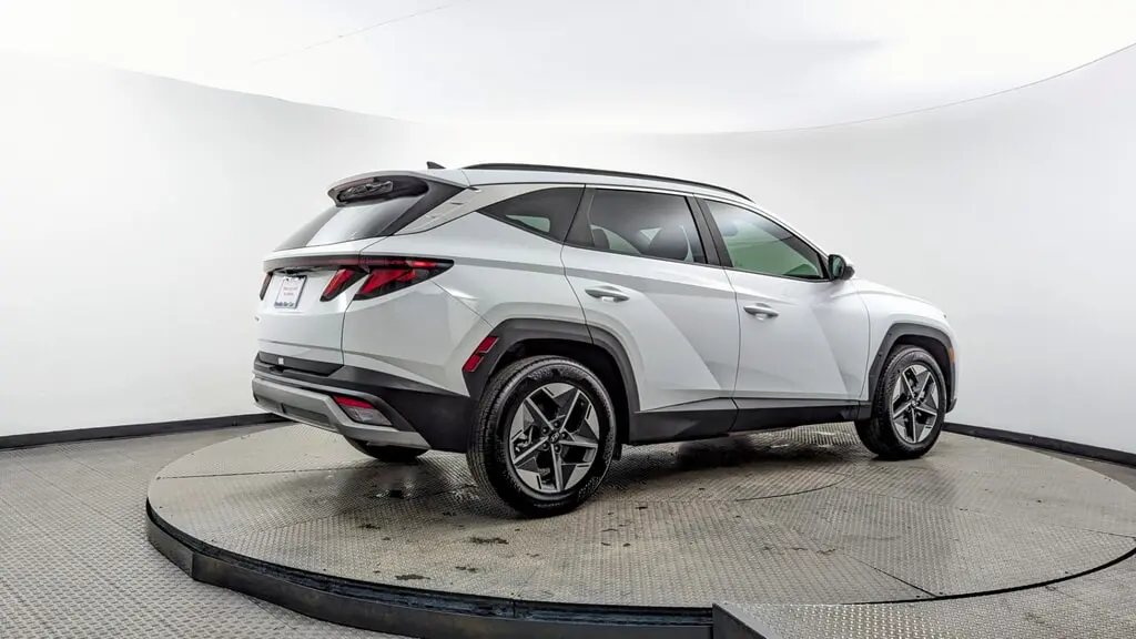 2025 Hyundai Tucson SEL photo 4