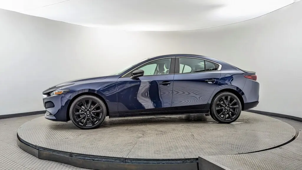 2025 Mazda Mazda3 2.5 Select Sport photo 2