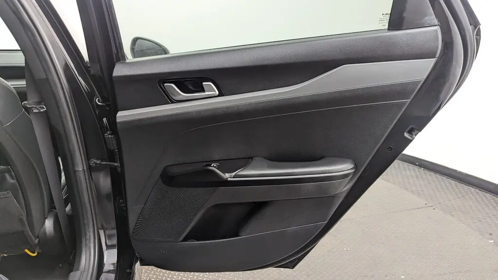 2024 Kia K5 GT-Line photo 12