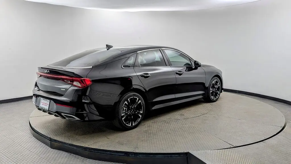 2024 Kia K5 GT-Line photo 3
