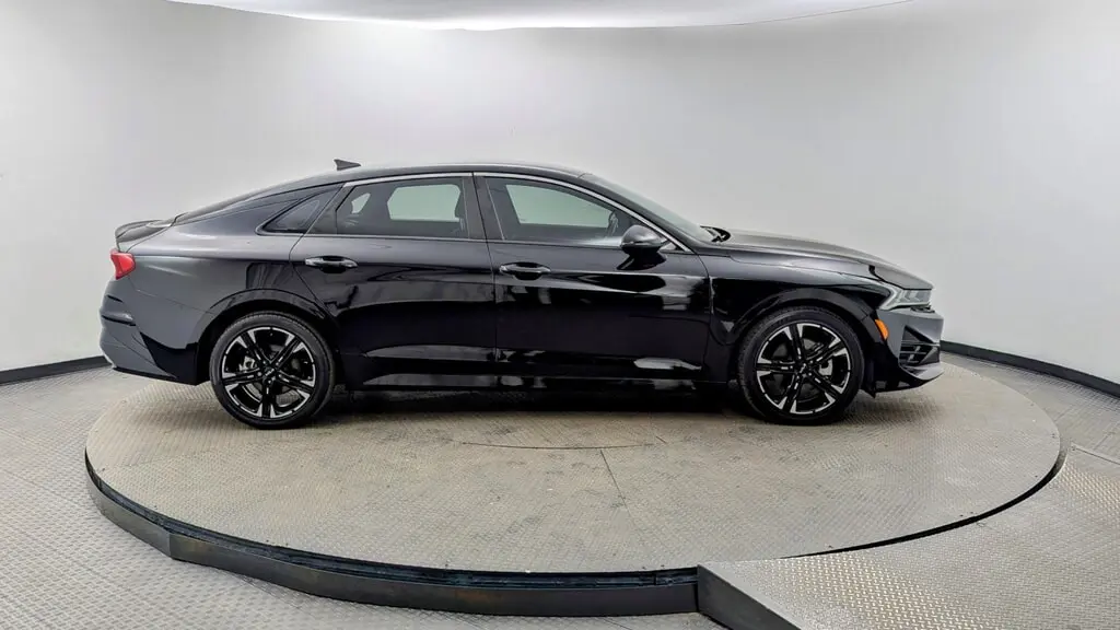 2024 Kia K5 GT-Line photo 4