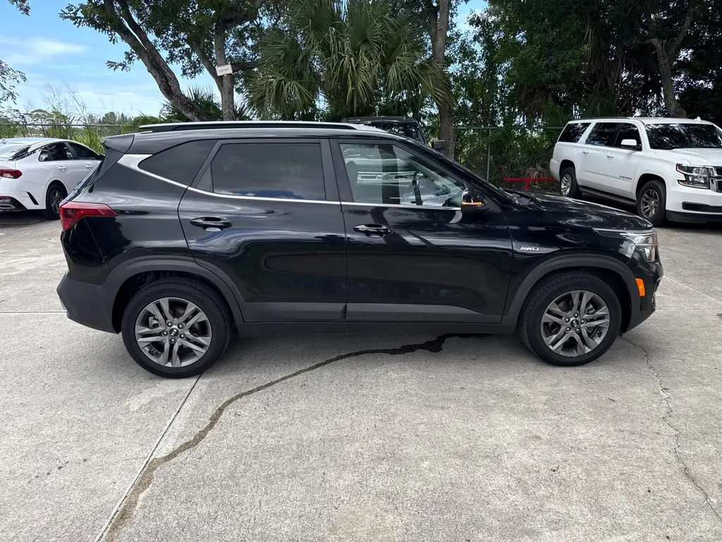 2021 Kia Seltos S photo 4