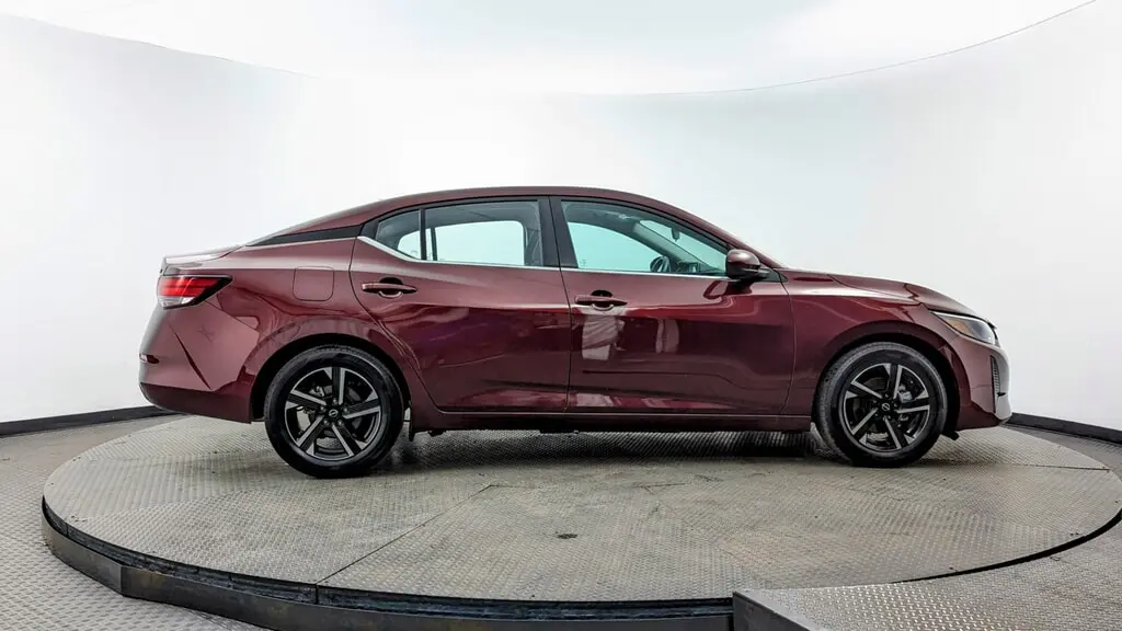 2024 Nissan Sentra SV photo 3