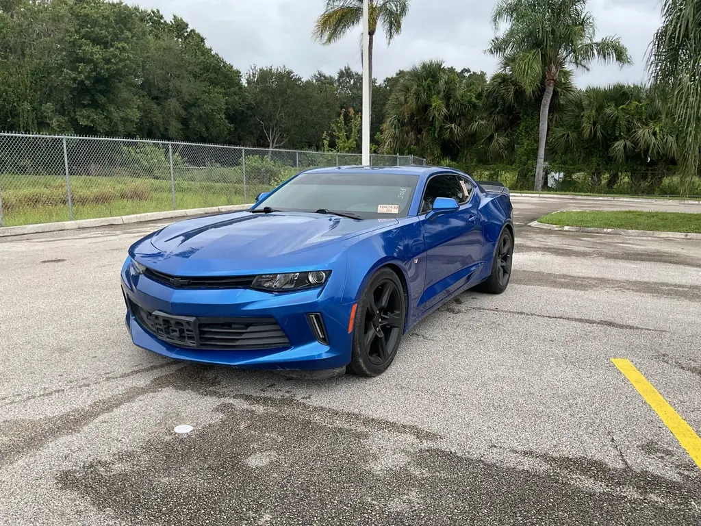 2018 Chevrolet Camaro 1LT photo 2