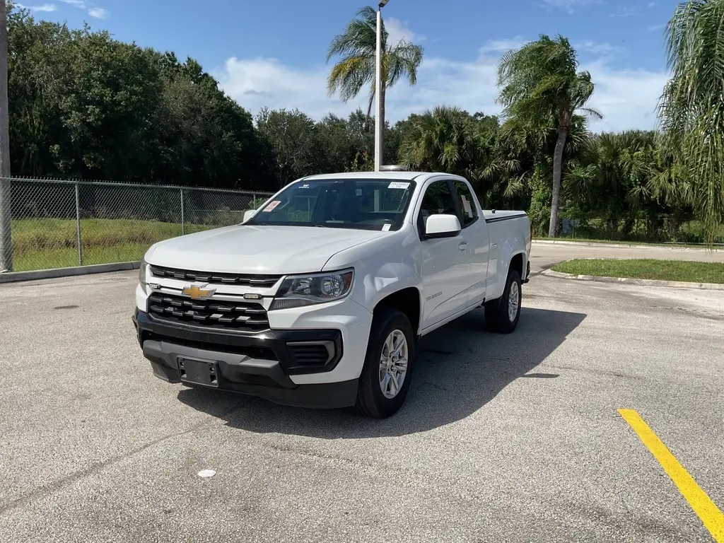 2021 Chevrolet Colorado LT photo 2