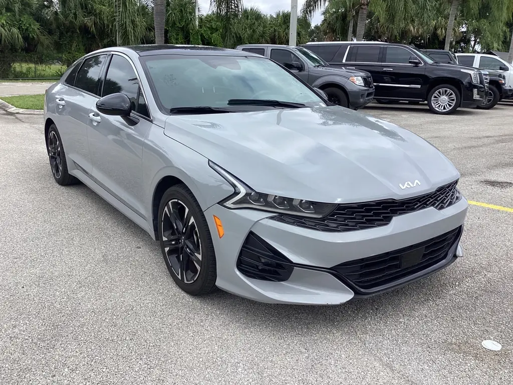 2024 Kia K5 GT-Line photo 3