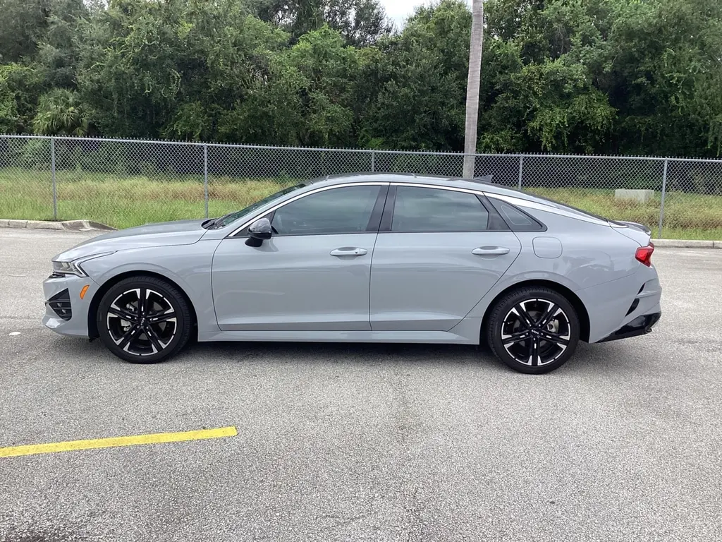 2024 Kia K5 GT-Line photo 4