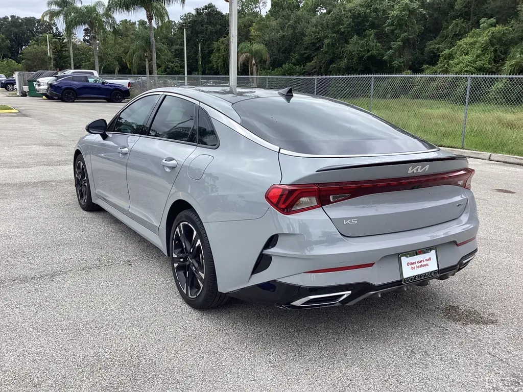 2024 Kia K5 GT-Line photo 5