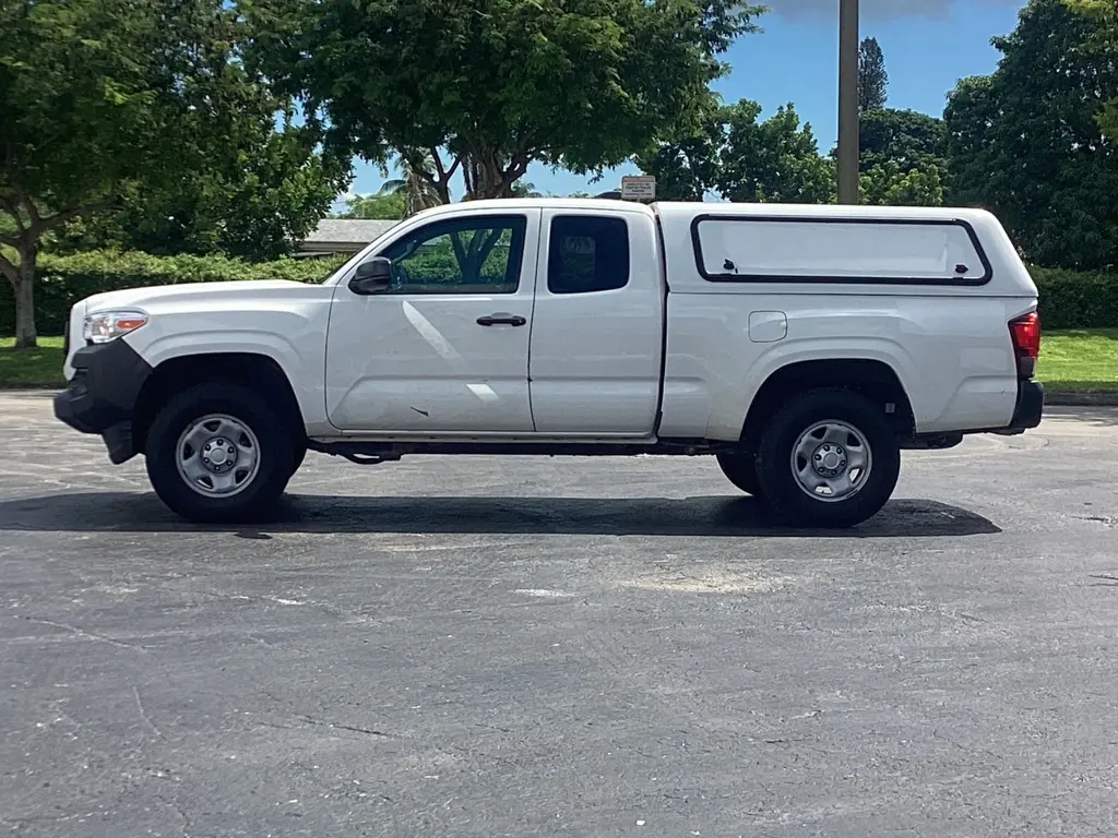 2021 Toyota Tacoma SR photo 3