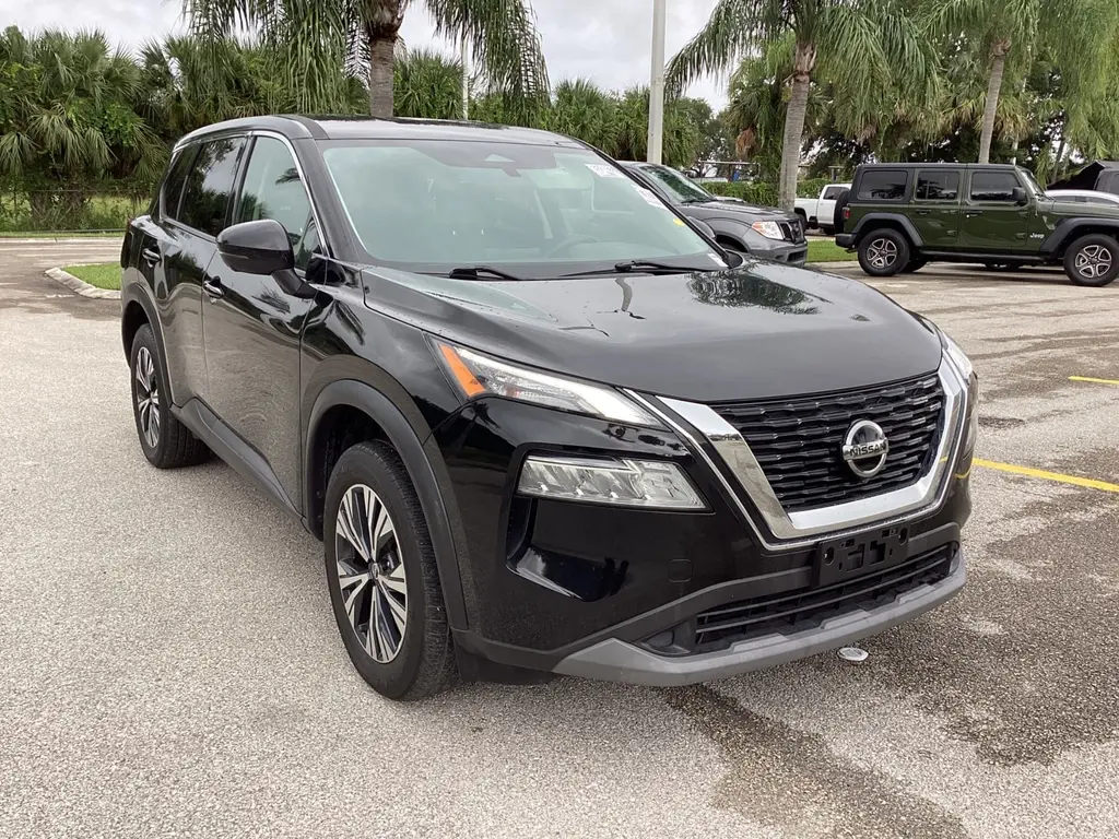 2021 Nissan Rogue SV photo 3