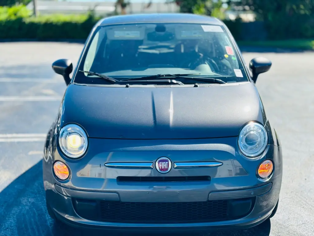 2017 Fiat 500 Pop photo 2