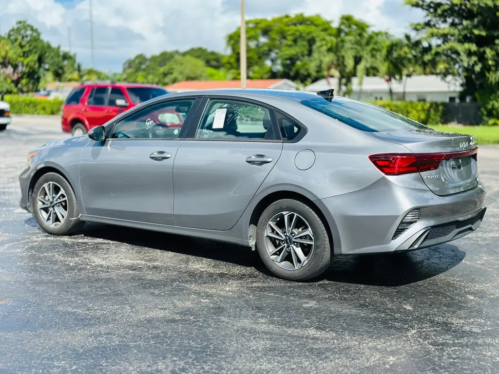 2024 Kia Forte LXS photo 4