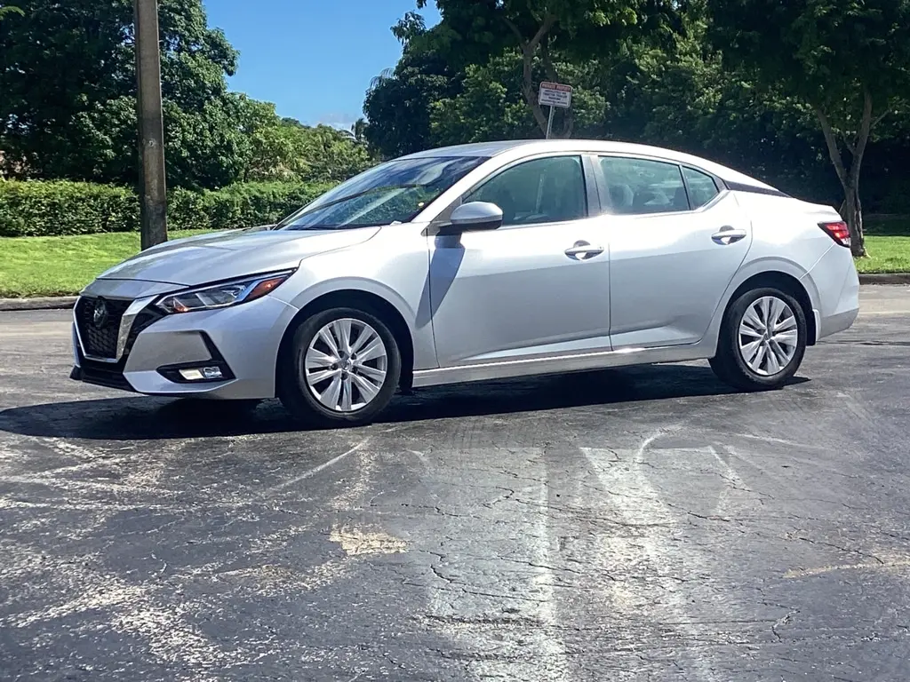 2021 Nissan Sentra S photo 2