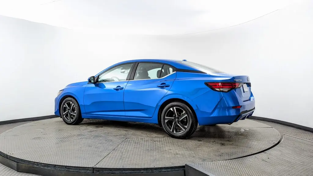 2024 Nissan Sentra SV photo 3