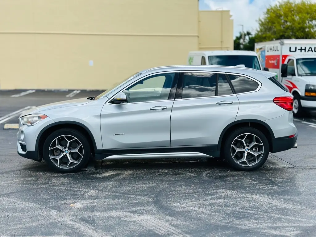 2017 Bmw X1 XDrive28i photo 2