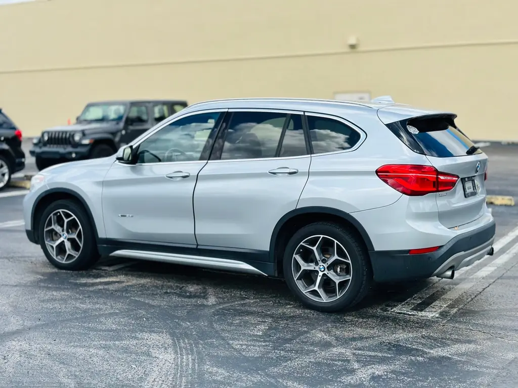 2017 Bmw X1 XDrive28i photo 3