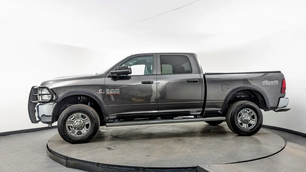 2017 Ram 2500 Tradesman photo 2