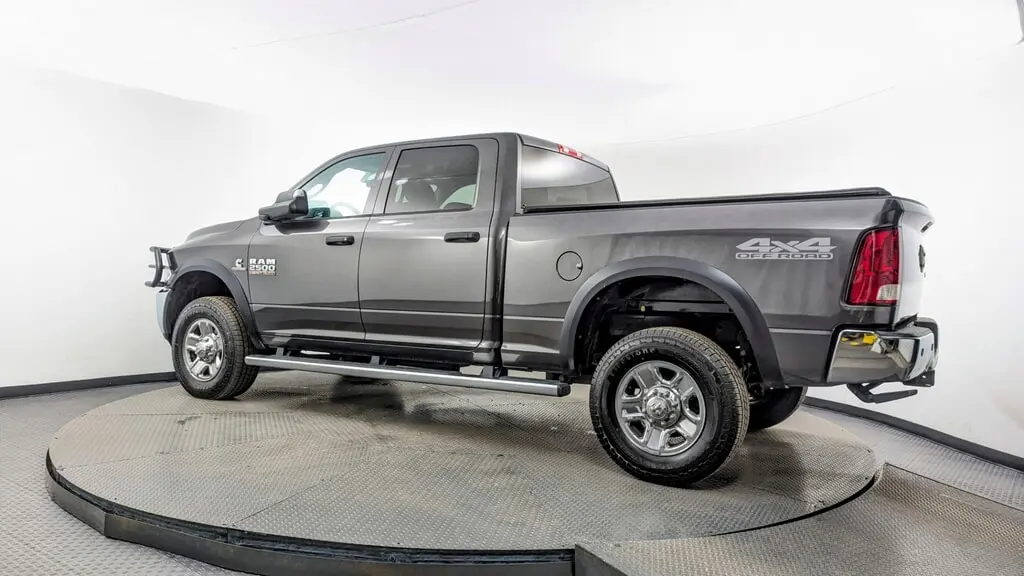 2017 Ram 2500 Tradesman photo 3