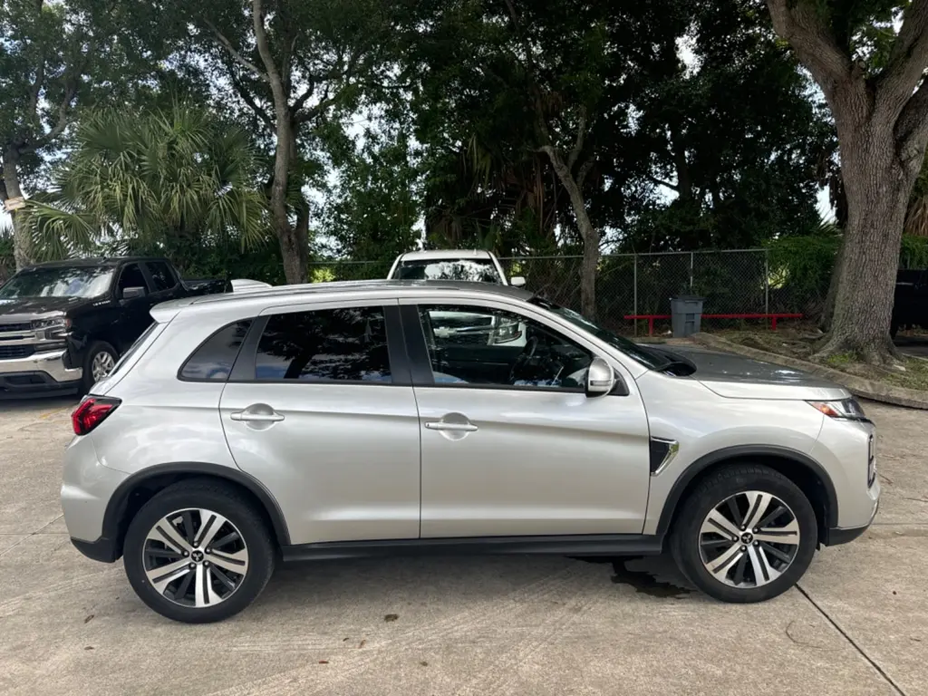2024 Mitsubishi Outlander Sport S photo 4
