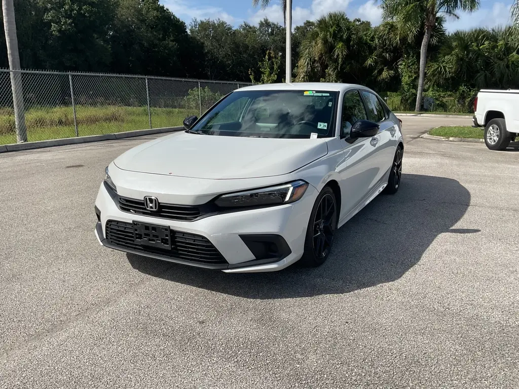 2024 Honda Civic Sport photo 2
