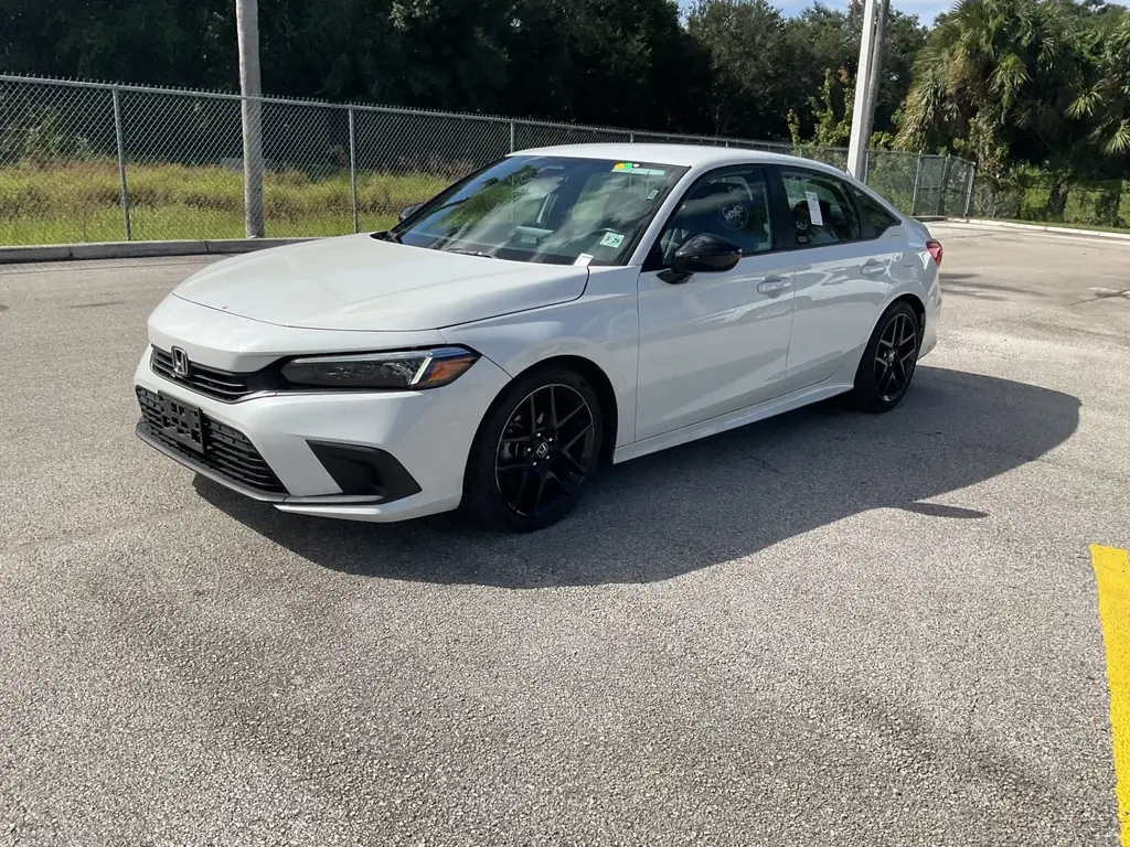2024 Honda Civic Sport photo 3