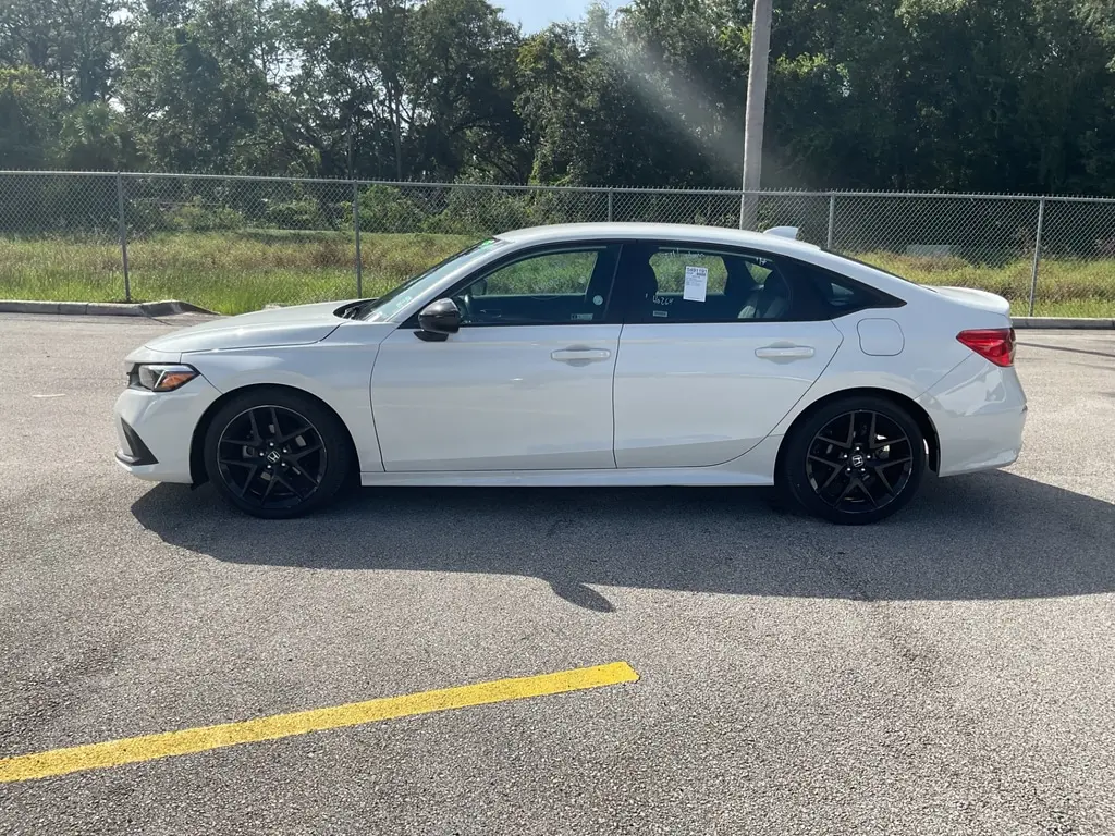 2024 Honda Civic Sport photo 4