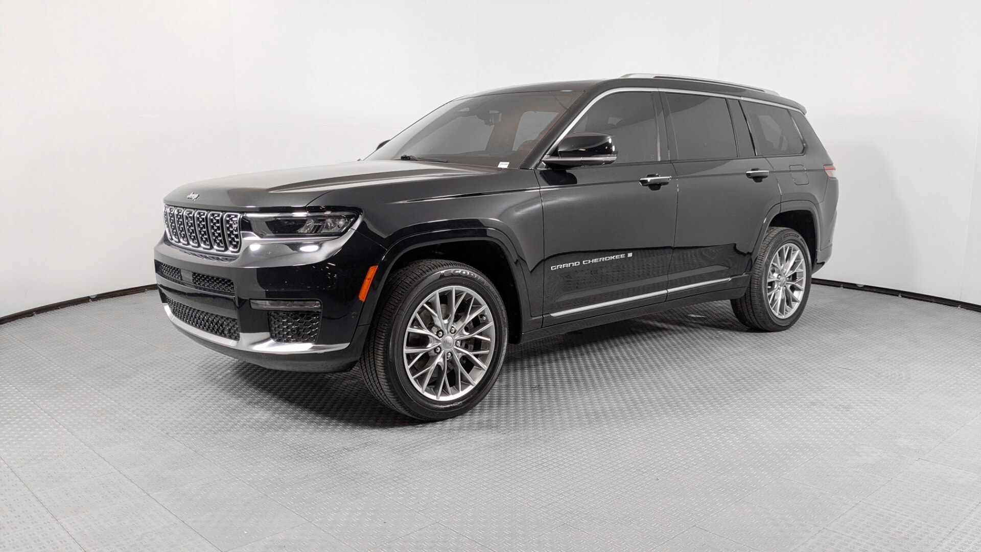 2022 Jeep Grand Cherokee L Summit's photo