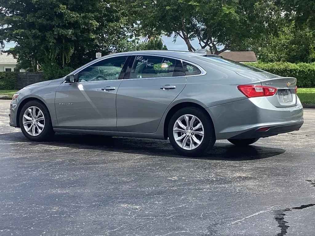 2023 Chevrolet Malibu 1LT photo 3